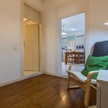 Апартаменты Lovely&Bright 1Bdr Apartment